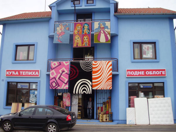 Kuća Tepiha, trgovina na malo tepisima i zidnim i podnim oblogama Beograd, prodaja linoleuma i laminata