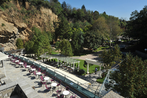 Restoran Topčiderska Noć, restorani Beograd, velika letnja basta