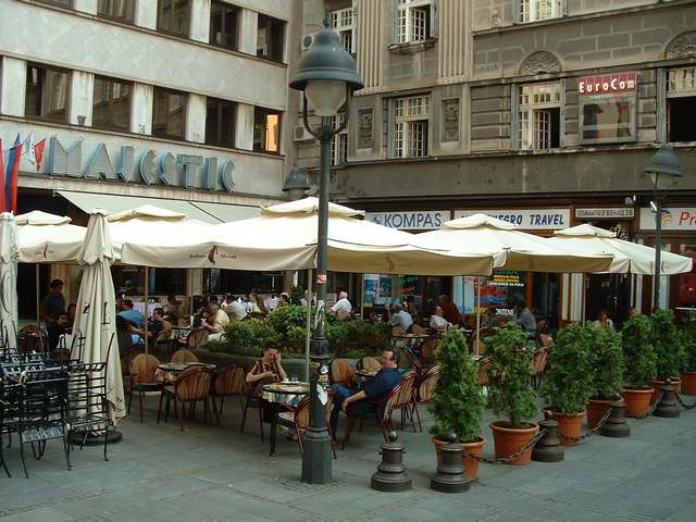 Tende Djordjević, venecijaneri i tende i roletne Beograd, ravne tende