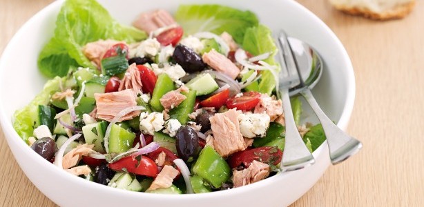 mediteranska-salata-sa-tunjevinom